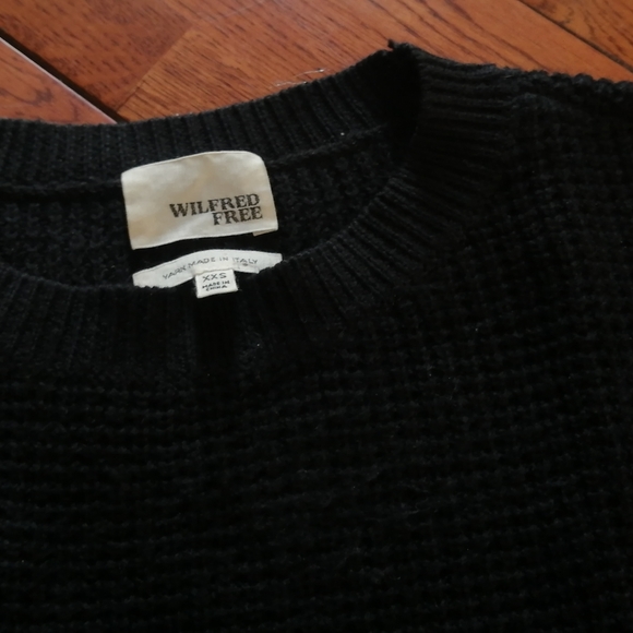 PRICE DROP! Aritzia Isabelli Sweater - Picture 4 of 6